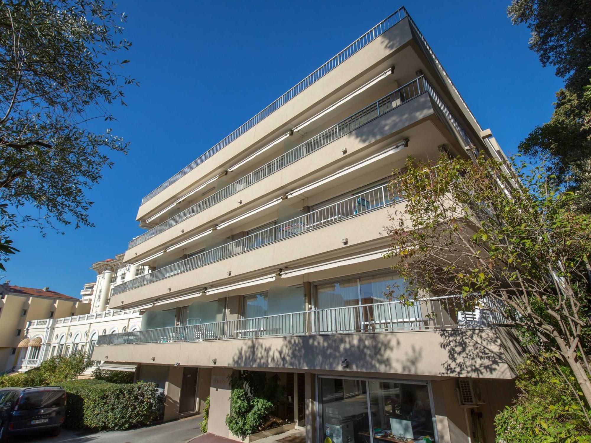 Apartment Studio Climatise Proche Plage Et Commerces Avec Balcon, Wi-Fi Et Parking - Fr-1-466A-16 *
